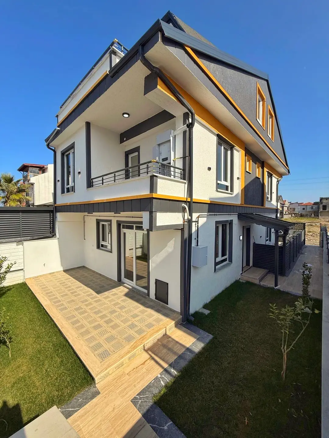 Kocaali Alandere'de Satılık Arka Cephe 3+1 Tripleks Villa