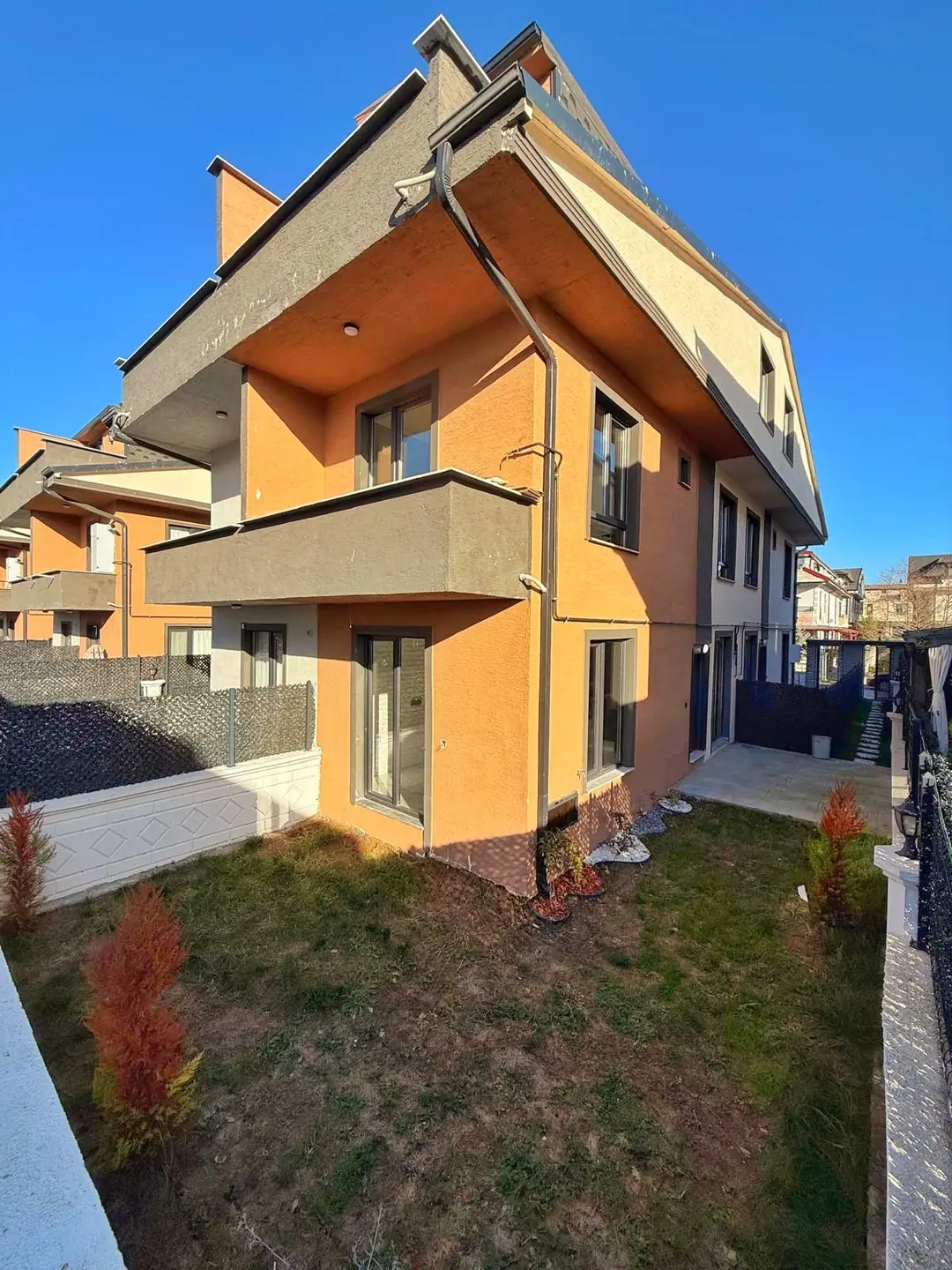 Kocaali Yayla'da Satılık Emsalsiz Uygun Fiyat 4+1 Tripleks Villa