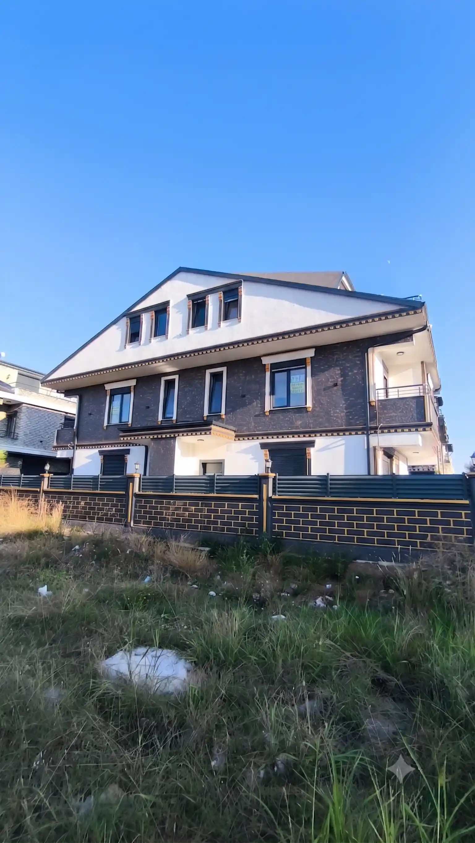 Kocaali Satılık Otomatik Panjurlu Villa