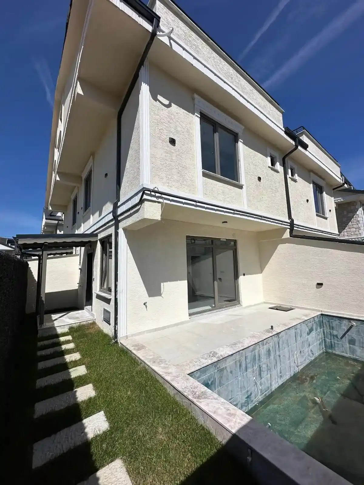 Kocaali Yayla Mah. Özel Havuzlu 3+1 Prestijli Villa