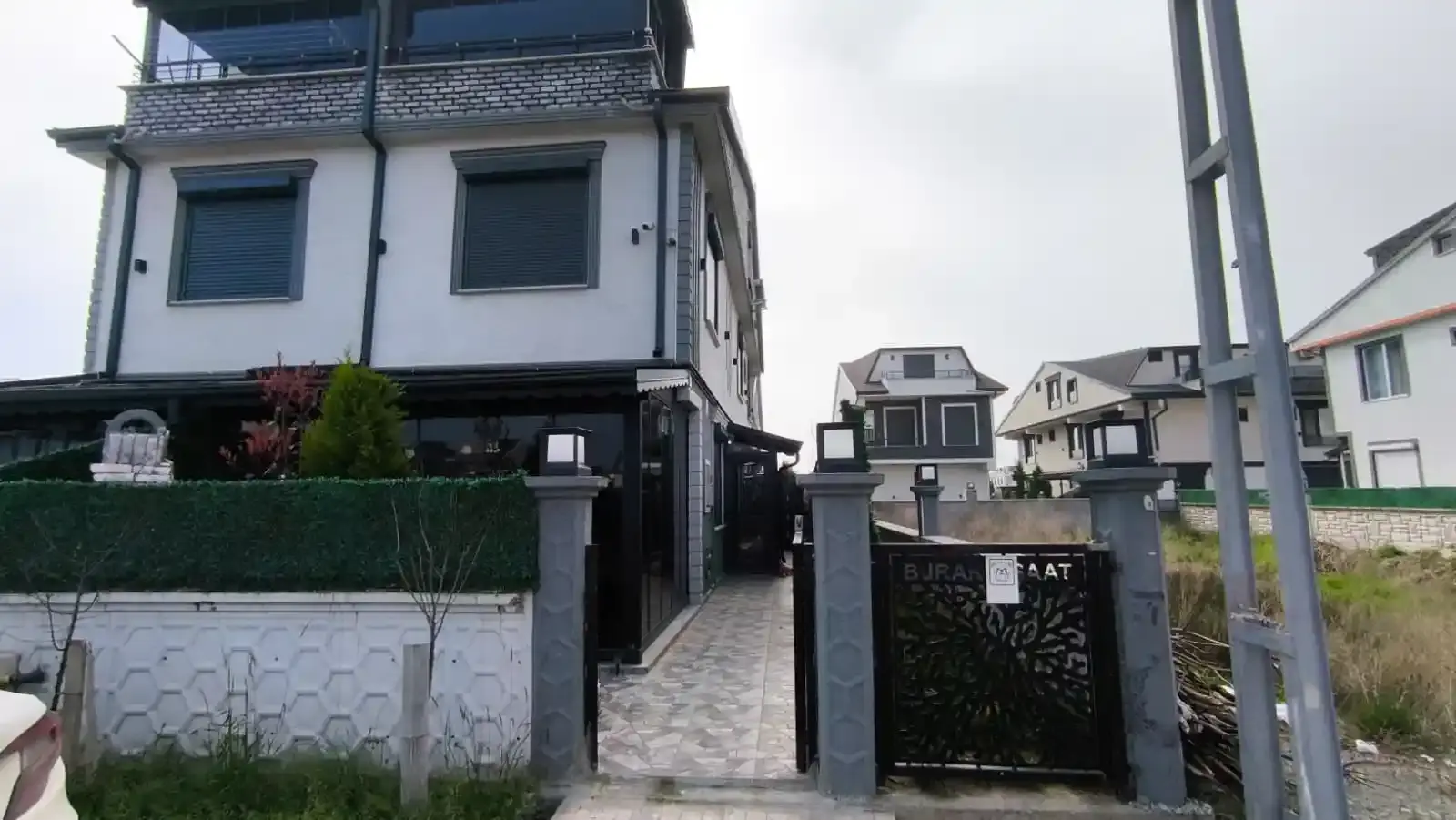 Kocaali Satılık 4+1 Tripleks Villa (160 m²)