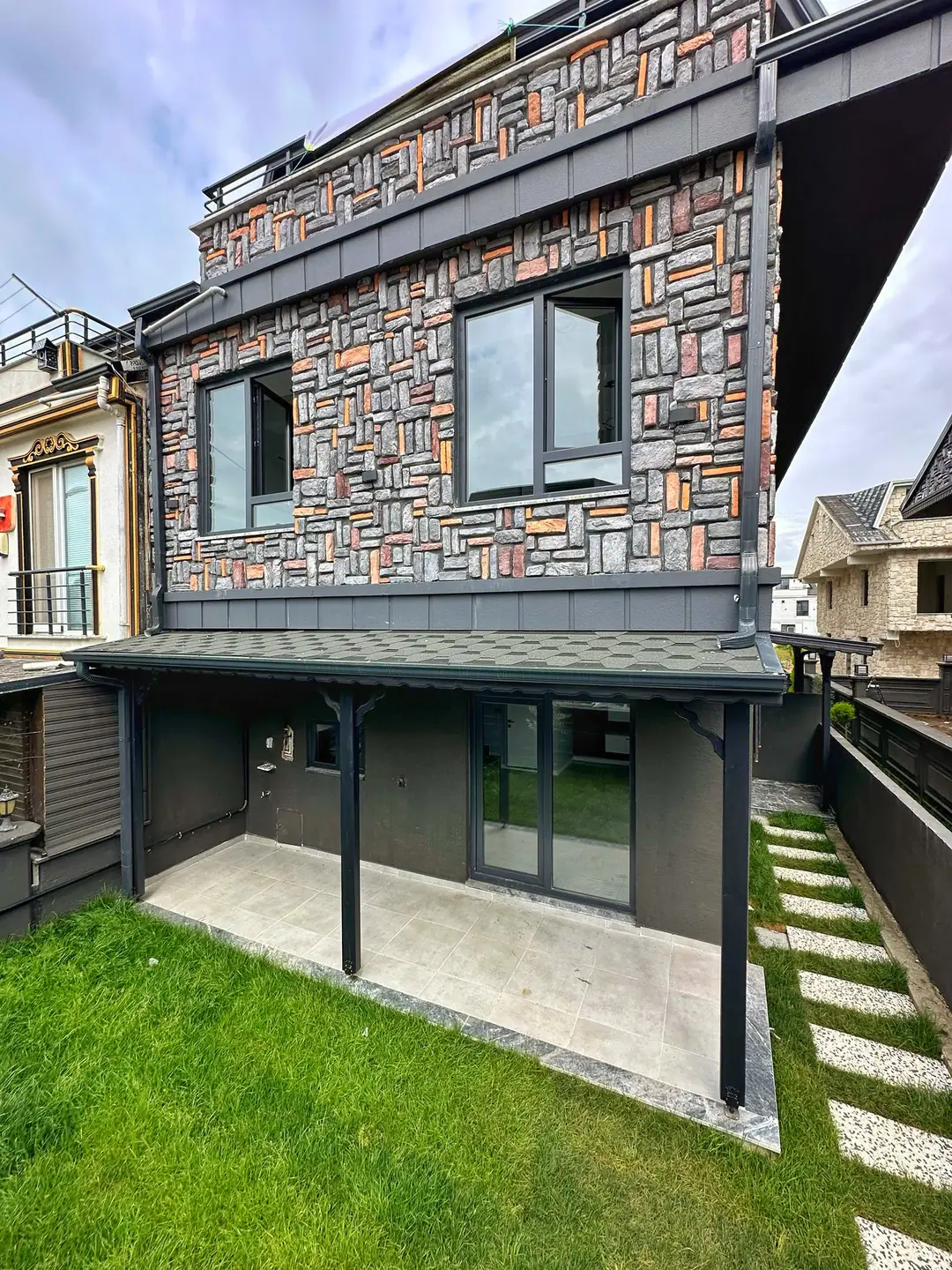 Kocaali Alandere'de Satılık Ebeveyn Banyolu 3+1 Tripleks Villa – İlan No: 234