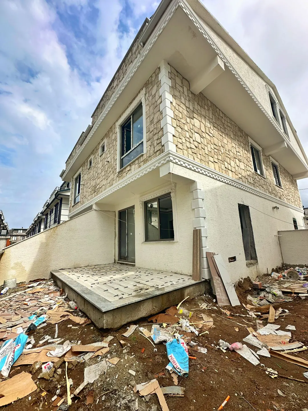 Kocaali Alandere'de Satılık Lüks Dizayn Fırsat Fiyat 3+1 Tripleks Villa – İlan No: 228