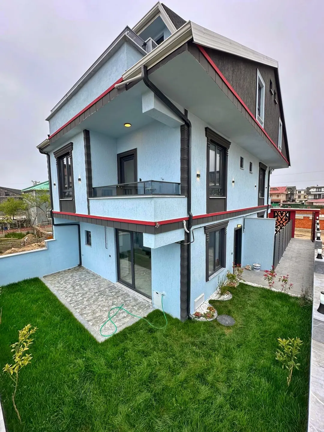 Kocaali Yalı'da Satılık Lüks Dizayn 4+1 Tripleks Villa (140 m²)