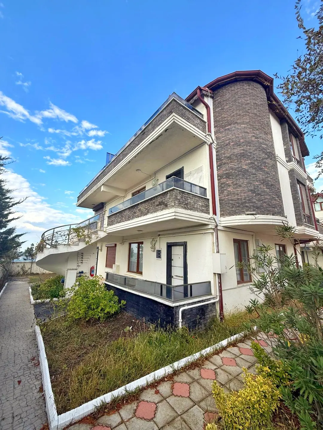 Kocaali Alandere'de Satılık Denize Sıfır 2+2 Dubleks