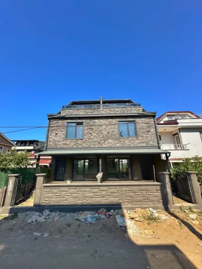 Kocaali Yalı'da Satılık Ön-Arka Çift Bahçeli 4+1 Tripleks Villa