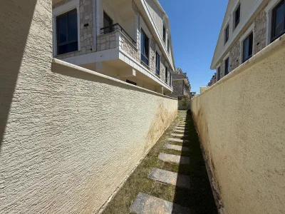 Kocaali Alandere'de Satılık Sahile 350 Metre, Alaçatı Taş Konseptli 4+1 Tripleks Villa