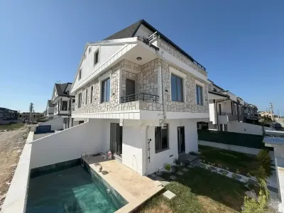 Kocaali Satılık Köşe Parsel Villa