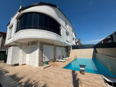 Kocaali Satılık 5+1 Tripleks Villa