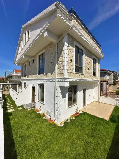 Kocaali Alandere'de Satılık Lüks Dizayn 3+1 Tripleks Villa (96 m²)